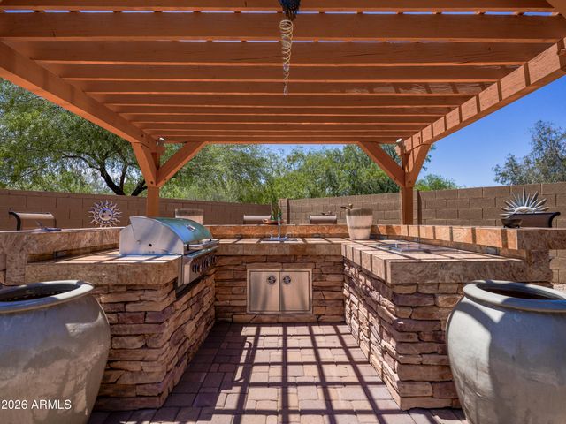 1719 W ALOE VERA Drive, Phoenix, AZ 85085