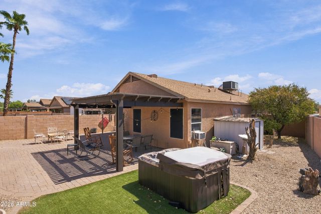4060 W VILLA LINDA Drive, Glendale, AZ 85310