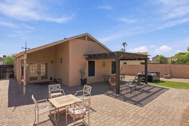 4060 W VILLA LINDA Drive, Glendale, AZ 85310