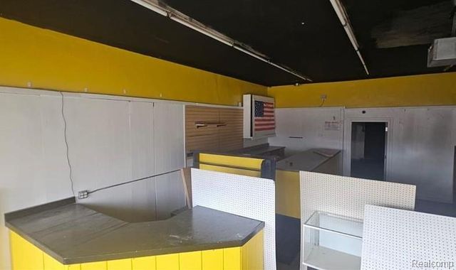 1902 Fenton Road, Flint, MI 48507