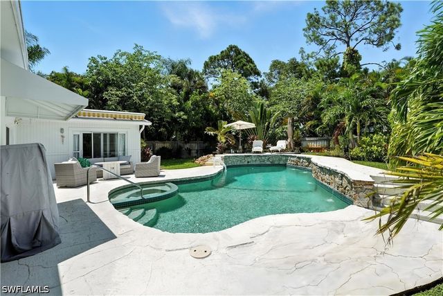1063 22nd AVE N, Naples, FL 34103