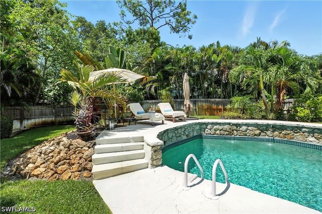 1063 22nd AVE N, Naples, FL 34103