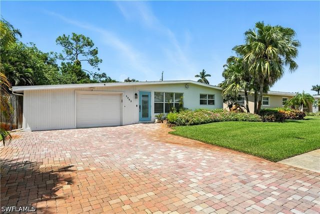 1063 22nd AVE N, Naples, FL 34103