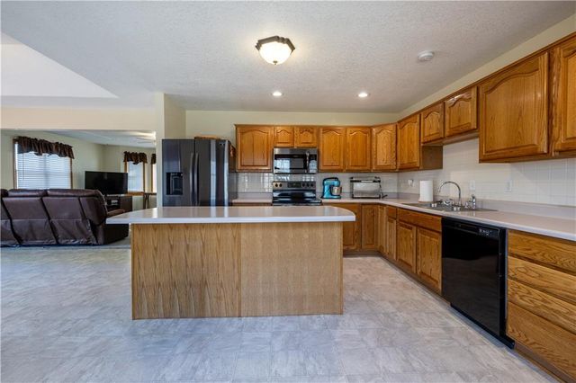 9769 County Road 427 Road, Savannah, MO 64485