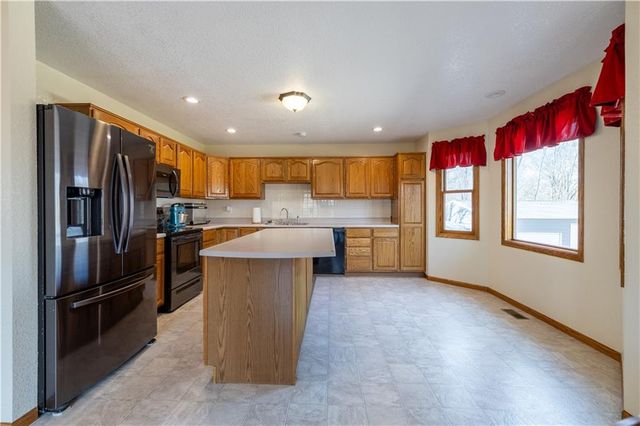 9769 County Road 427 Road, Savannah, MO 64485