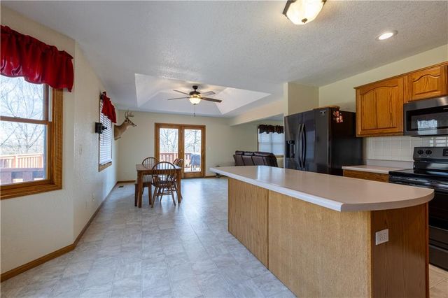 9769 County Road 427 Road, Savannah, MO 64485