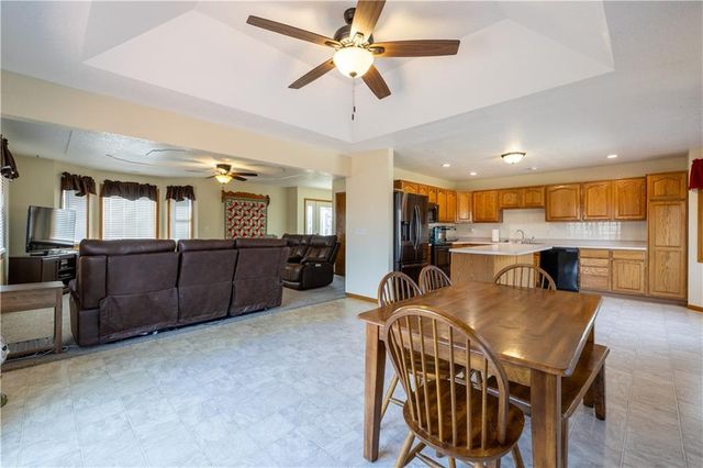 9769 County Road 427 Road, Savannah, MO 64485