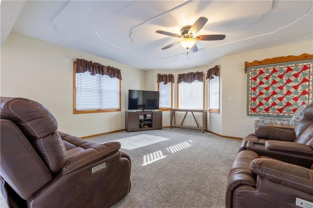 9769 County Road 427 Road, Savannah, MO 64485