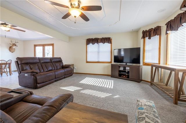 9769 County Road 427 Road, Savannah, MO 64485