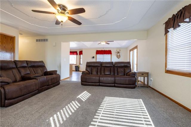 9769 County Road 427 Road, Savannah, MO 64485