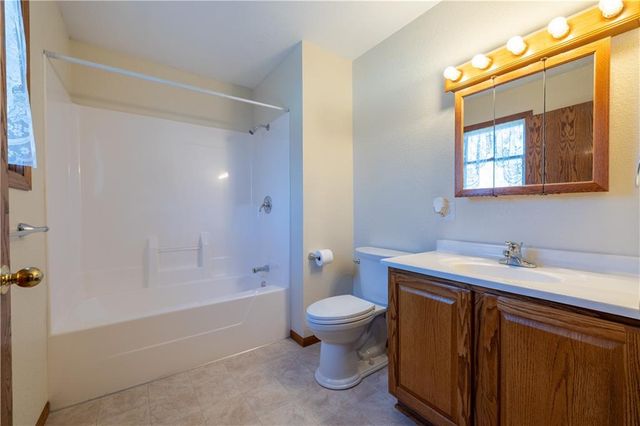 9769 County Road 427 Road, Savannah, MO 64485