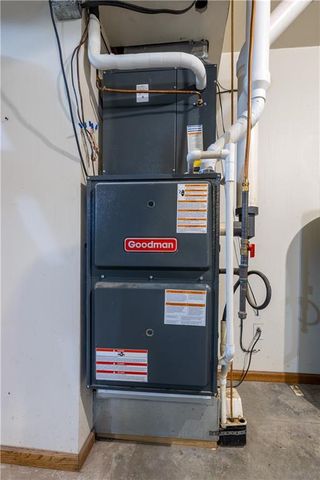 9769 County Road 427 Road, Savannah, MO 64485