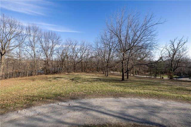 9769 County Road 427 Road, Savannah, MO 64485