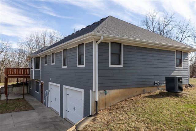 9769 County Road 427 Road, Savannah, MO 64485