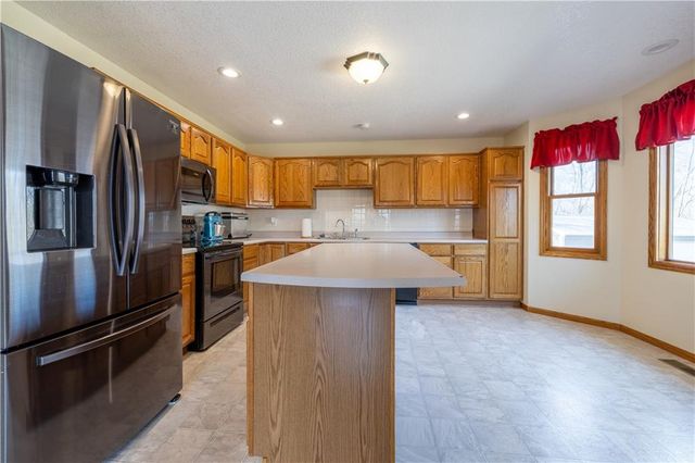 9769 County Road 427 Road, Savannah, MO 64485