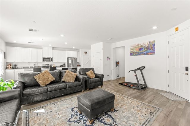 275 Luna Valley Way 1013, Henderson, NV 89011