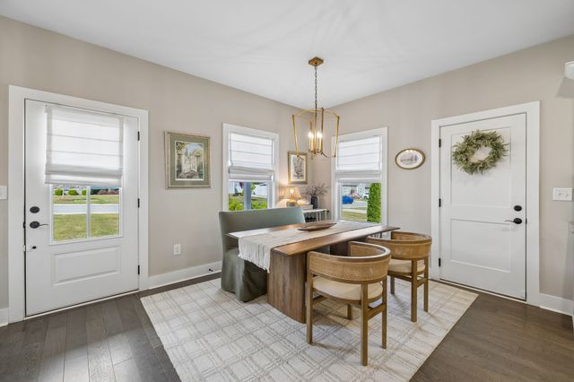 1004 Sycamore Rdg, E, Burns, TN 37029
