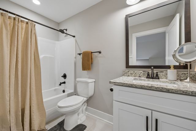 1004 Sycamore Rdg, E, Burns, TN 37029