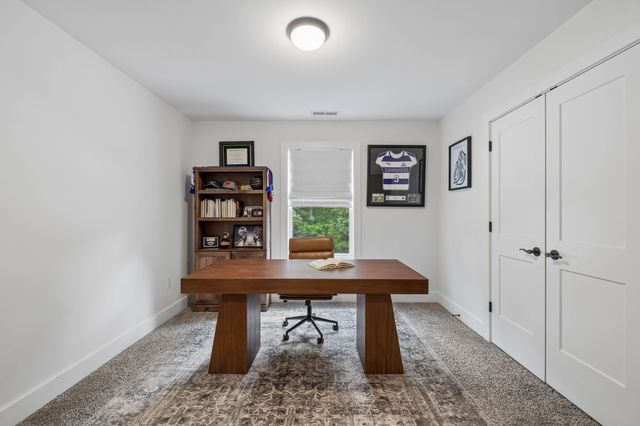 1004 Sycamore Rdg, E, Burns, TN 37029