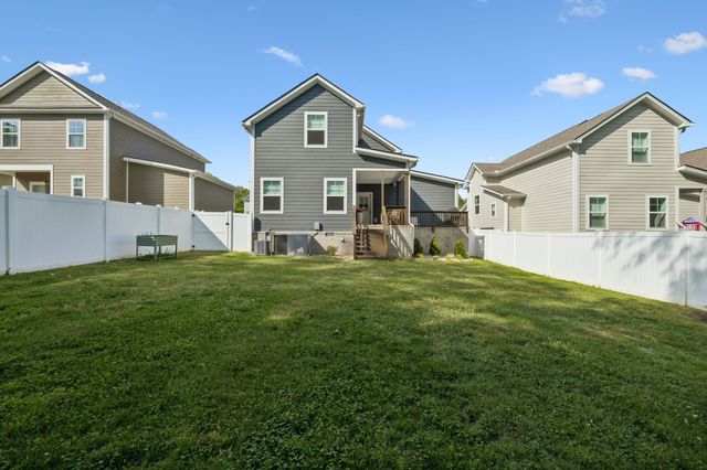 1004 Sycamore Rdg, E, Burns, TN 37029