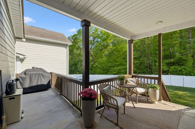 1004 Sycamore Rdg, E, Burns, TN 37029