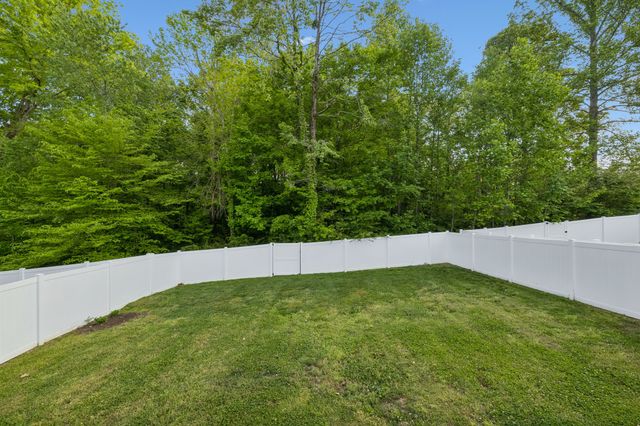 1004 Sycamore Rdg, E, Burns, TN 37029