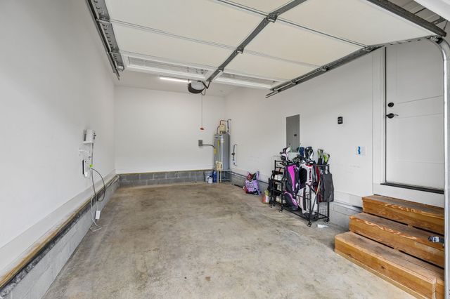 1004 Sycamore Rdg, E, Burns, TN 37029