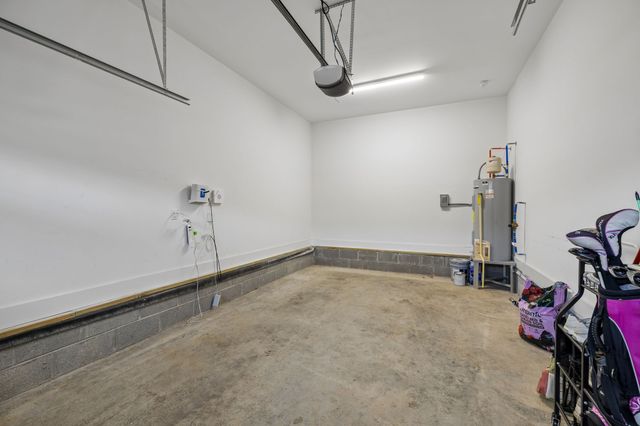1004 Sycamore Rdg, E, Burns, TN 37029