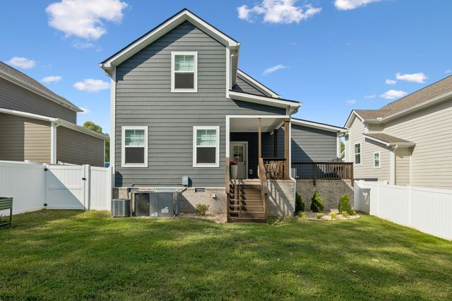 1004 Sycamore Rdg, E, Burns, TN 37029