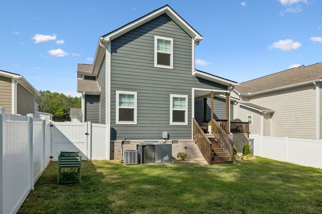 1004 Sycamore Rdg, E, Burns, TN 37029