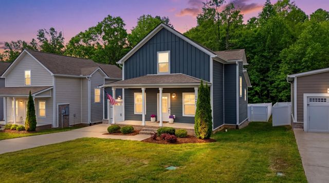 1004 Sycamore Rdg, E, Burns, TN 37029