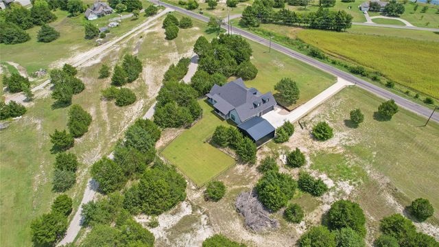 1095 Sister Grove Road, Van Alstyne, TX 75495