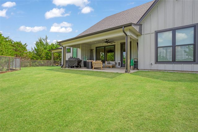 1095 Sister Grove Road, Van Alstyne, TX 75495