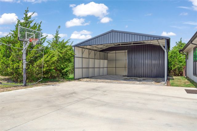 1095 Sister Grove Road, Van Alstyne, TX 75495