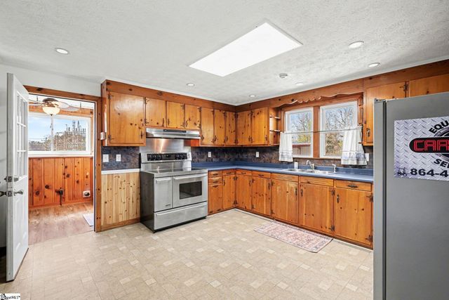 11 Bainbridge Drive, Greenville, SC 29611