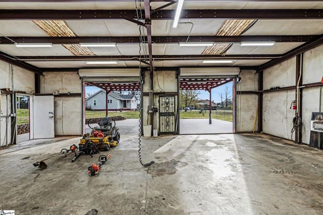 11 Bainbridge Drive, Greenville, SC 29611