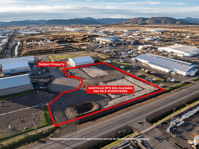 1917 Bobcat Way, White City, OR 97503