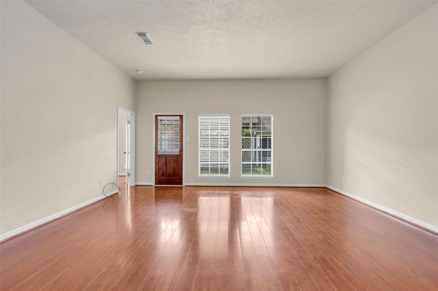 3310 Country Meadows Court, Pearland, TX 77584