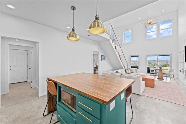 25594 Somerset Road, Louisburg, KS 66071