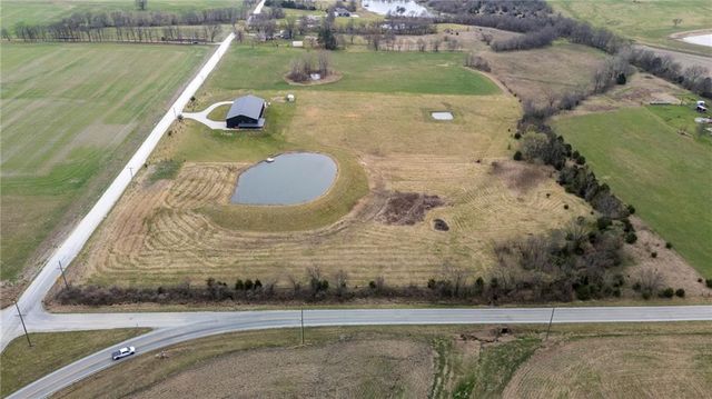25594 Somerset Road, Louisburg, KS 66071