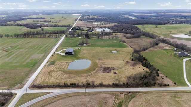 25594 Somerset Road, Louisburg, KS 66071