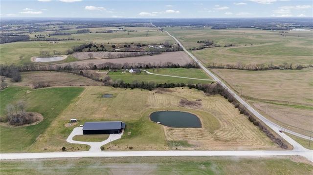 25594 Somerset Road, Louisburg, KS 66071