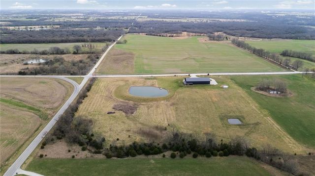 25594 Somerset Road, Louisburg, KS 66071