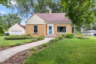1121 N 11th AVENUE, West Bend, WI 53090