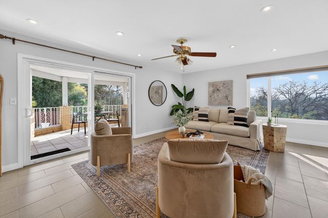 3006 Scenic Heights Way, Carmichael, CA 95608