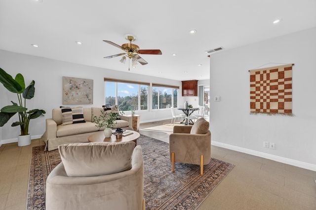 3006 Scenic Heights Way, Carmichael, CA 95608