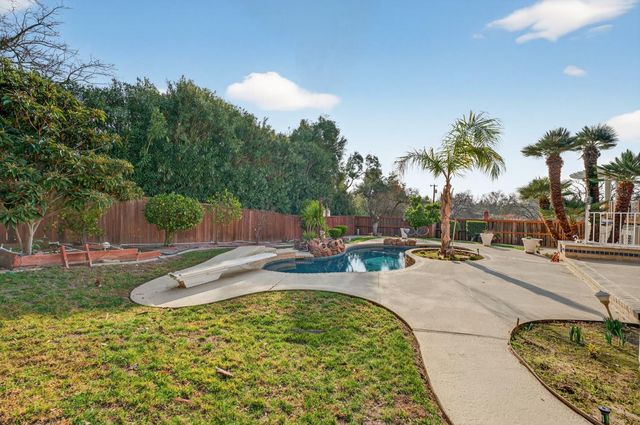 3006 Scenic Heights Way, Carmichael, CA 95608