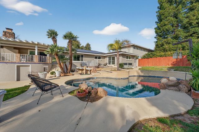 3006 Scenic Heights Way, Carmichael, CA 95608