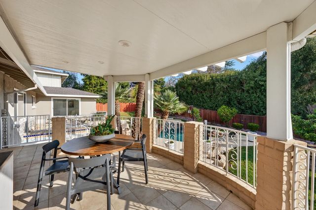 3006 Scenic Heights Way, Carmichael, CA 95608