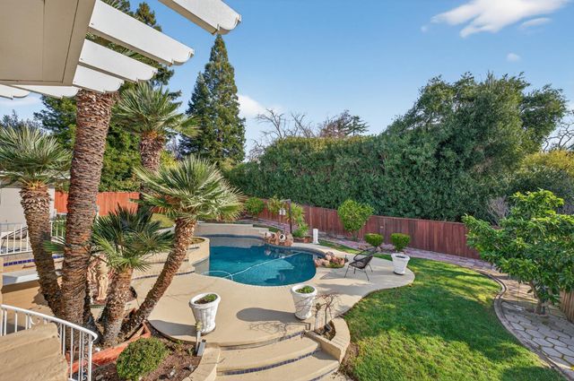 3006 Scenic Heights Way, Carmichael, CA 95608